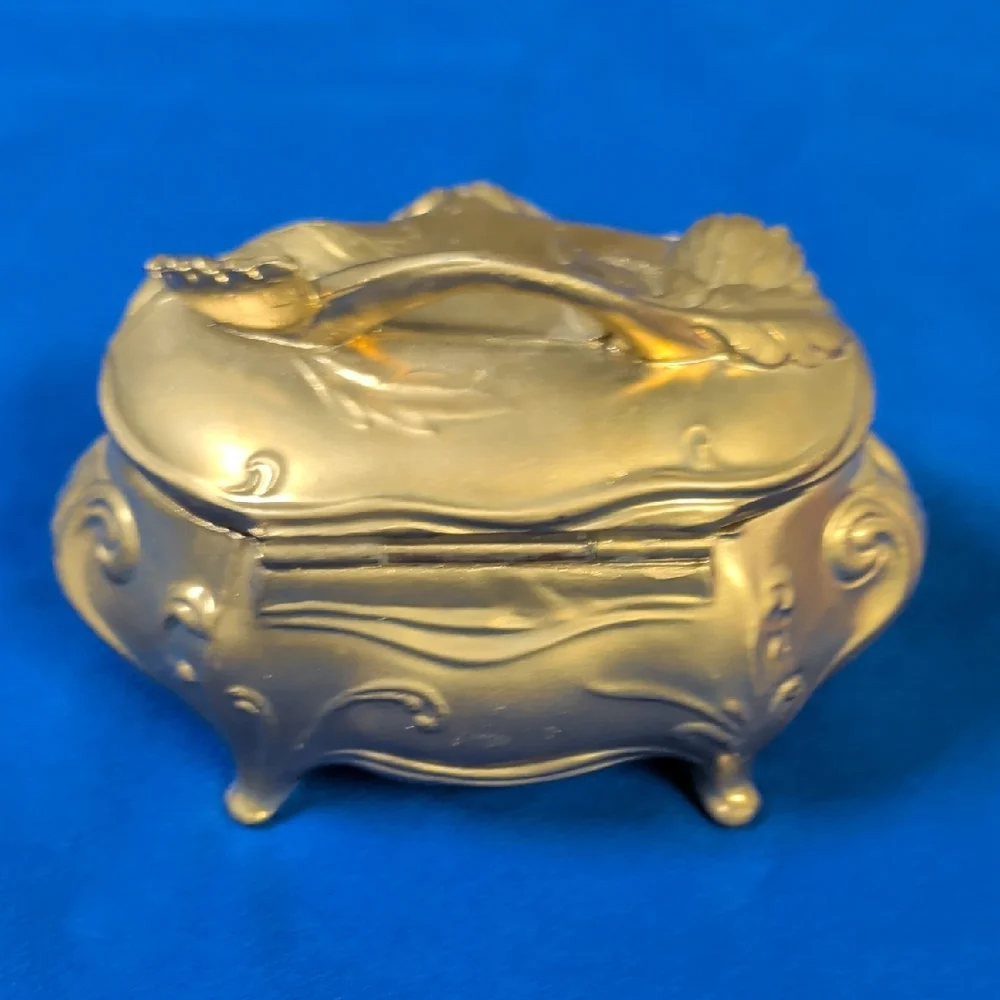 Vintage Gold Decorative Jewelry Trinket Box #122